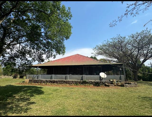 3 BEDROOM FREEHOLD FOR SALE IN WEENEN
